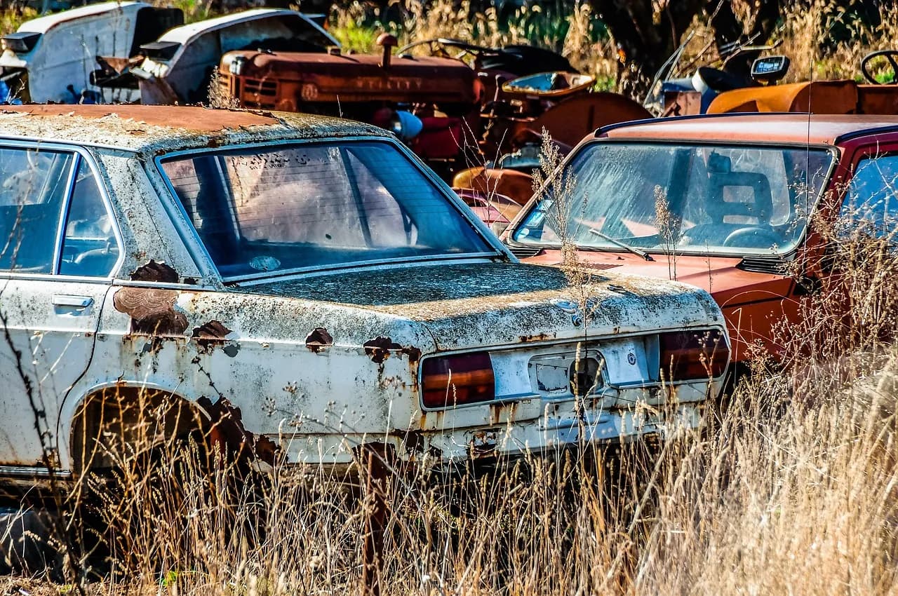 Auprès de qui contester la mise en fourrière de ma voiture ?
