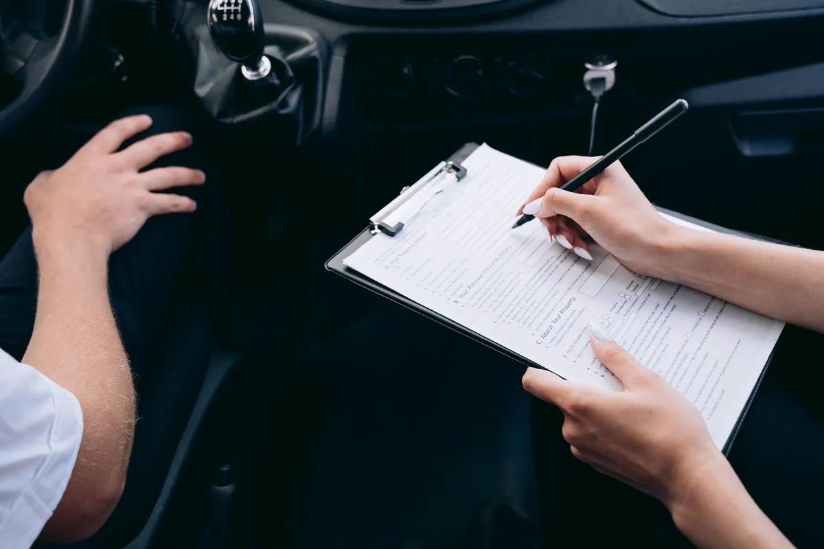 L’impact d’un permis invalidé sur l’assurance automobile