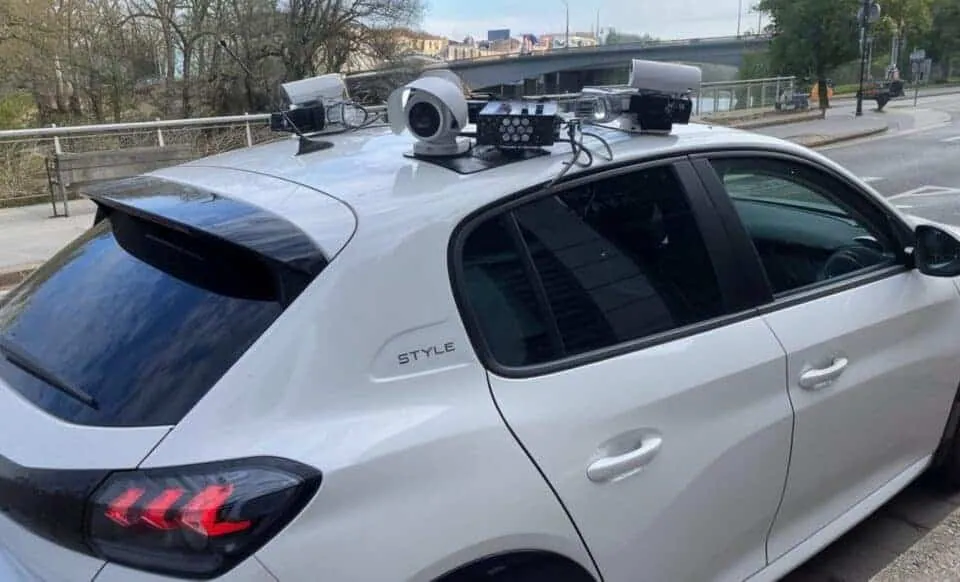 Comment repérer les voitures-radars en 2025 ?